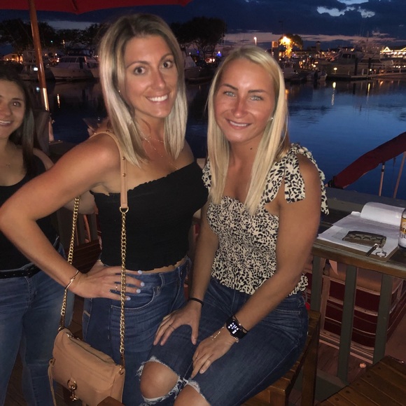 Meet your Posher, Lacey - Picture 3 of 6